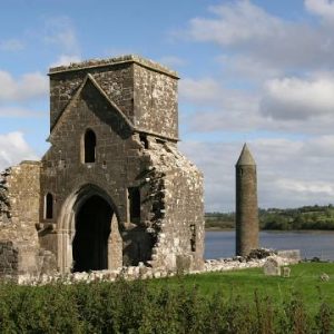 Devenish Island ruina de um antigo castelo na Irlanda do Norte Reino Unido